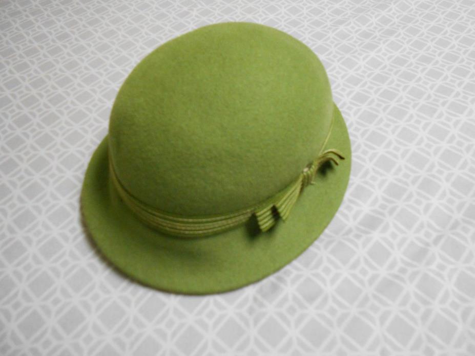 Vintage Neumann Endler Fair Field Fairfield Felts Cloche Hat Green 100% Wool