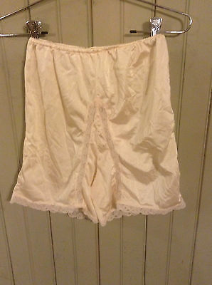 Classic! VintageYolanda Desiree tan long panties petty pants nylon gusset