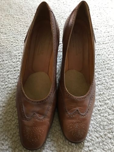 trafalgar vintage oxford Womens Shoe Pumps Tan Brown Leather 9 AA Narrow
