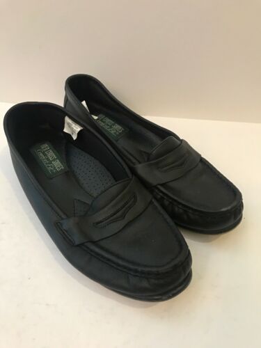 RED CROSS WOMENS VINTAGE COMFORT FIT SHOES SIZE 9 BLACK