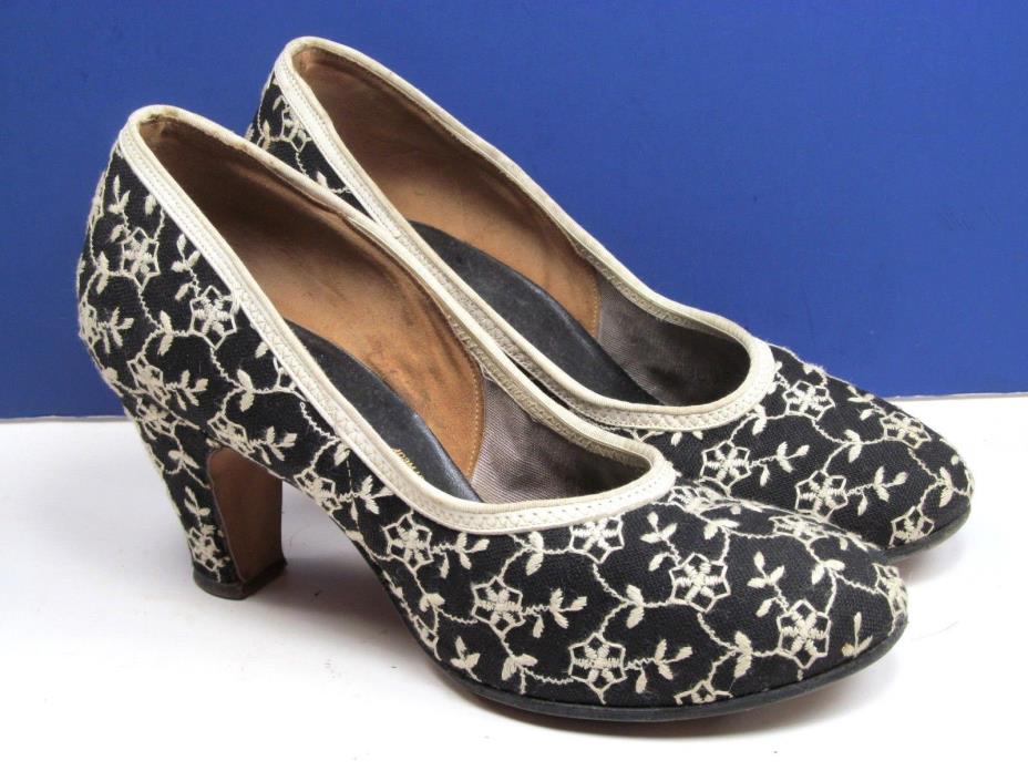 Vintage Krippendorf Womens Pumps Size 6 B Embroidered 40's  Collectible