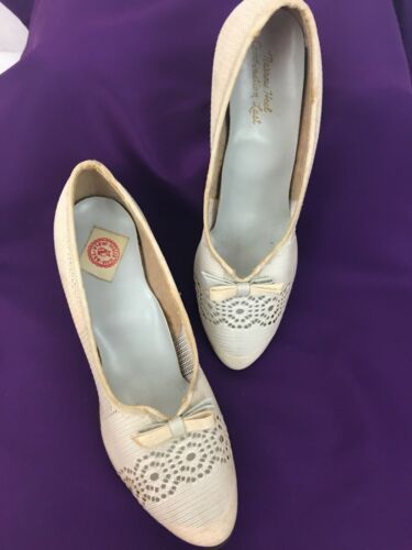 Vintage Bel View Nurses shoes oxford white high heel white pump 6 1/2