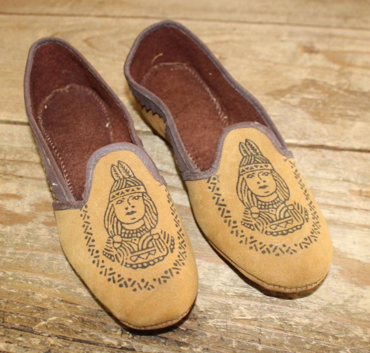 Ladies Vintage Suede Felt Moccasin Slippers Size 6
