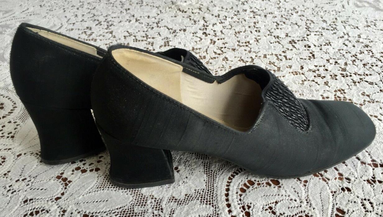 Vintage 60's Realites, chunky heels, peau de soie with shimmery instep panel