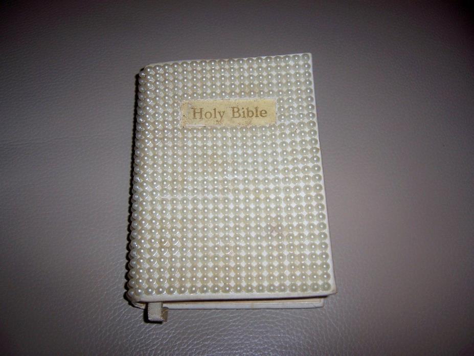 VINTAGE PEARL COVERED GOLD EDGED BRIDES WEDDING BIBLE