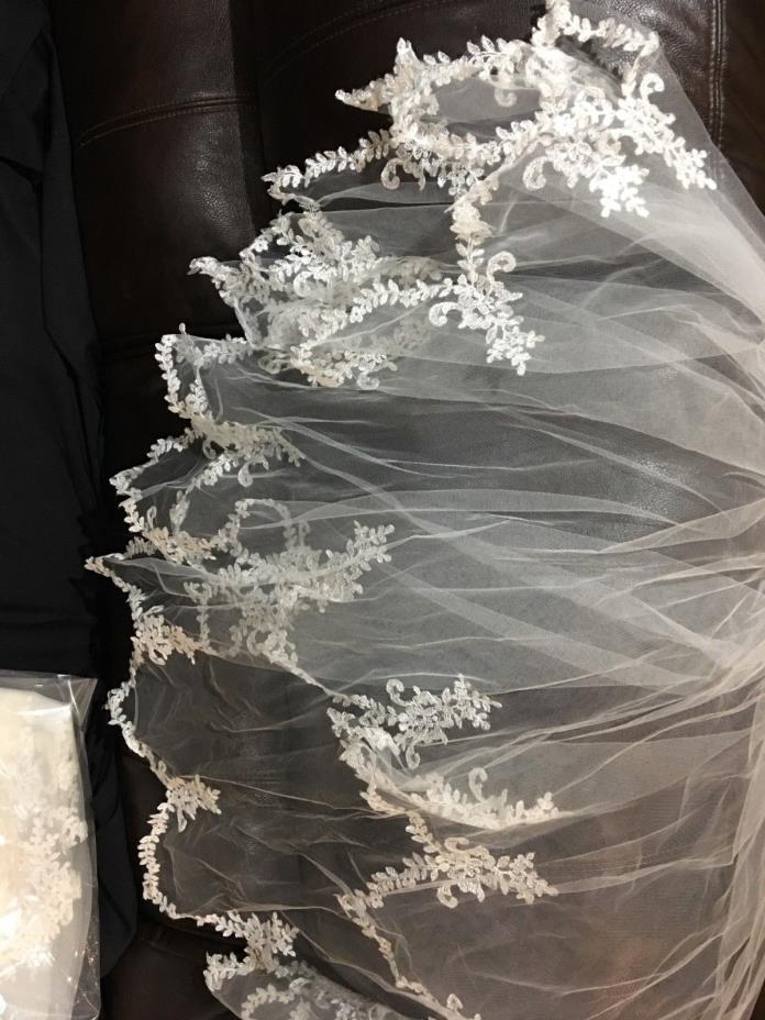 wedding veil ivory  with lace