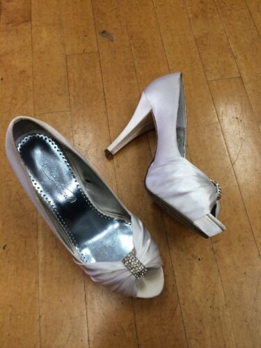 Michelangelo White Satin Heels Size 8.5