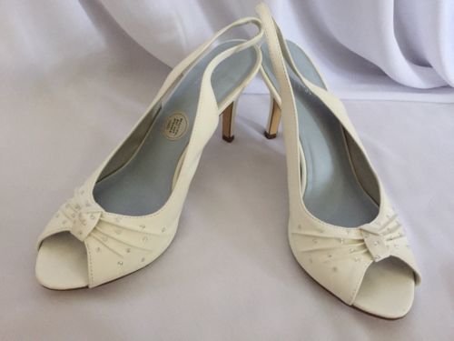 Lela Rose Unforgettable Moments Bride Wedding White Heels Peep- Toed Shoes, Sz 9