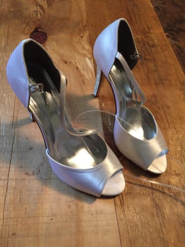 Davids Bridal White Satin With Rhinestone Heels Shoes Size 7 1/2 NWOT