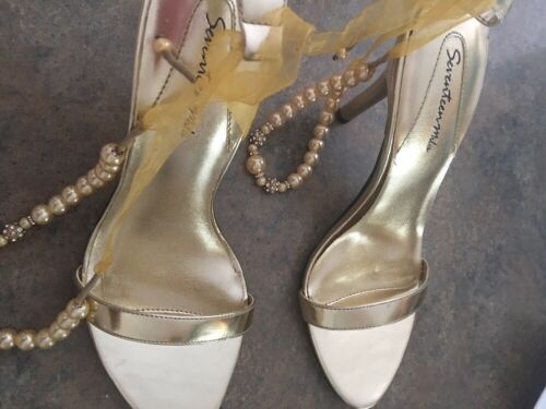 Gold with Pearls rhinestones Sandal New stunning bridal size 8 Seventeen Miles