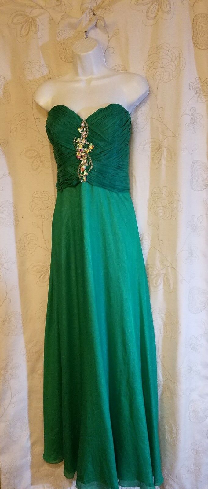 Formal Gown by Czte Size 12 Emerald Green  - BEAUTIFUL