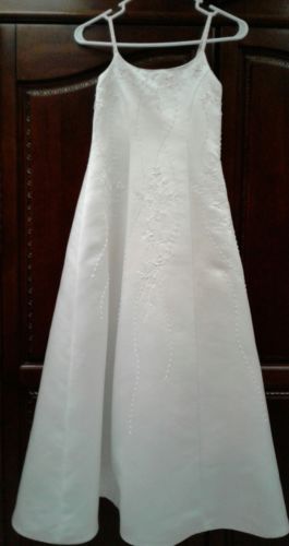 Preowned, Unbranded Girls Ivory Formal Dress with Shawl Size 10