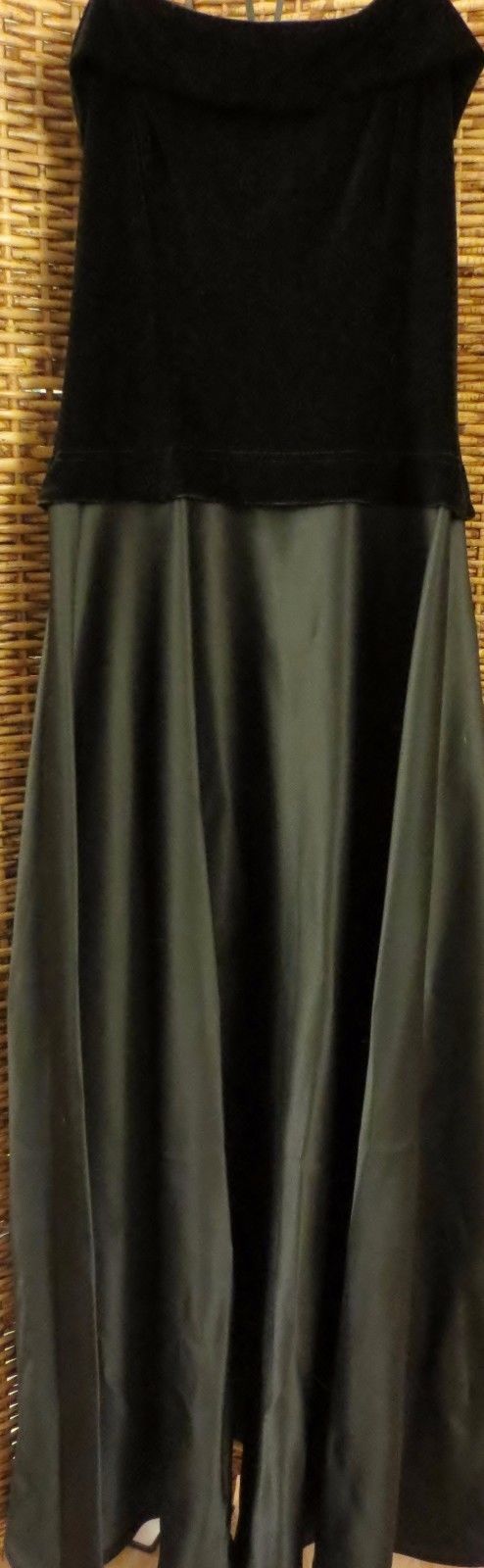 TADASHI Strapless Black Velvet Stretch Evening Dress Long Size 10