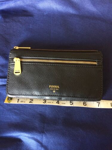 FOSSIL Clutch / Wallet Black Leather Zipper Pockets - Excellent!