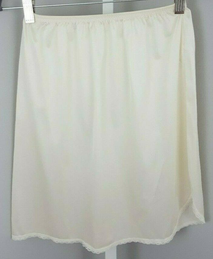 Vanity Fair Womens Small Half Slip Skirt Ivory Beige Nylon Lace Trim Style11-760