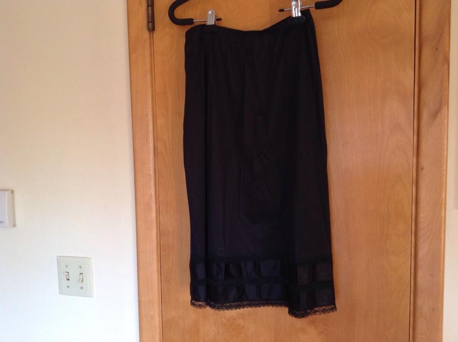 VINTAGE ADONNA BLACK SIZE LARGE HALF SLIP