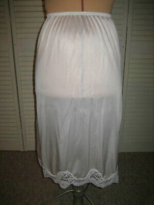 BODY LITES JC PENNEY Nylon White Half Slip, Lace Hem, Side Slit - Size S - USA