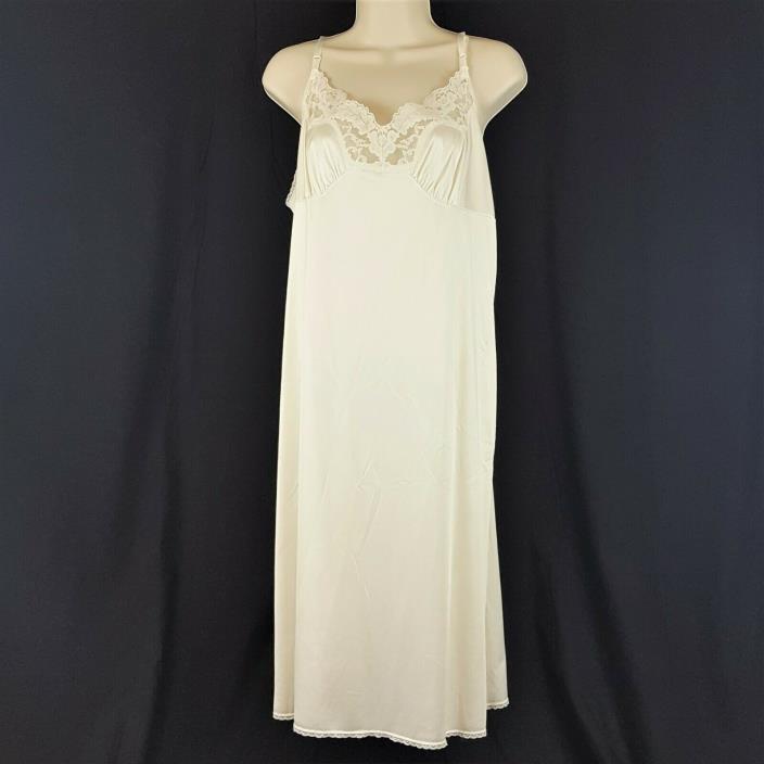 VASSARETTE Size 44 Nylon Off White Ivory Full Slip Lace Trim - Style 10-805