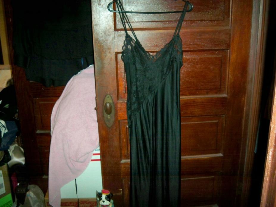 Ladies Sensual Spaghetti Strap,Front Slit Long Black Lace Gown,Size Small