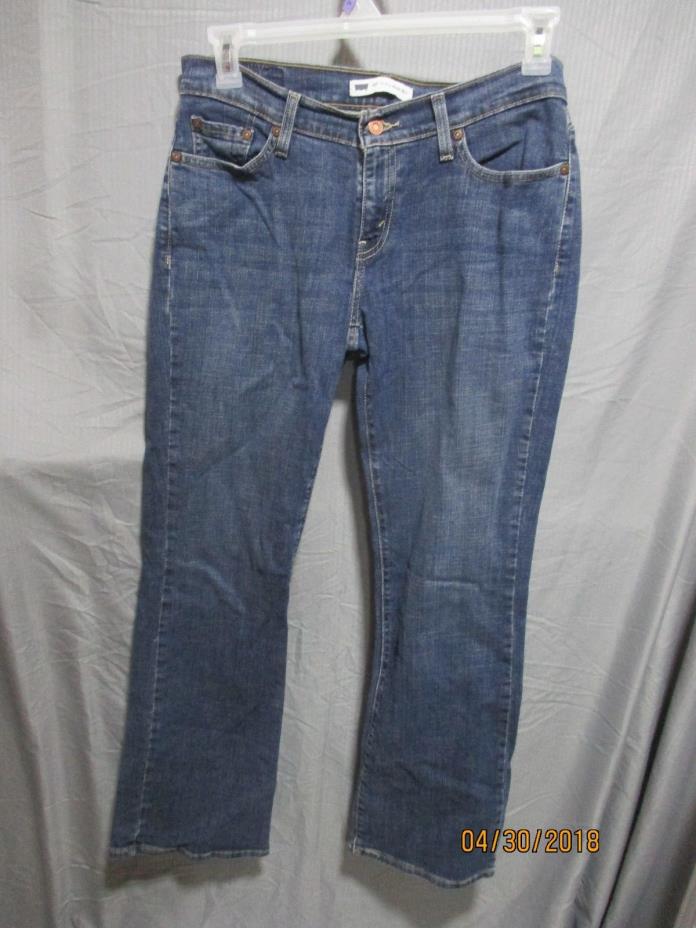 Levi's 529 woman's sz 10M distressed,curvy boot cut blue denim jeans