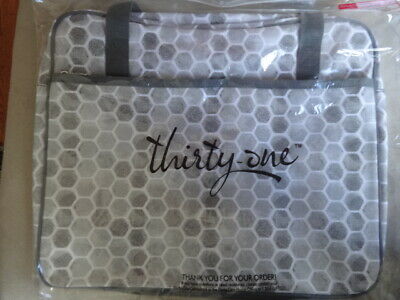 THIRTYONE Thirty One 31 Gifts Away for the Weekender - BRAND NEW Stepping Stones