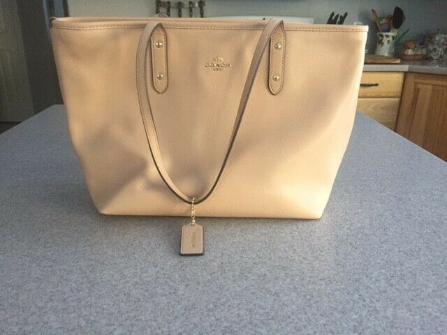 preowned Coach beige cross grain leather tote in Coach  purses and handbags