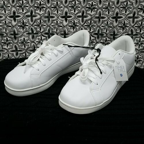 Time and Tru memory foam sneakers NWT size 9