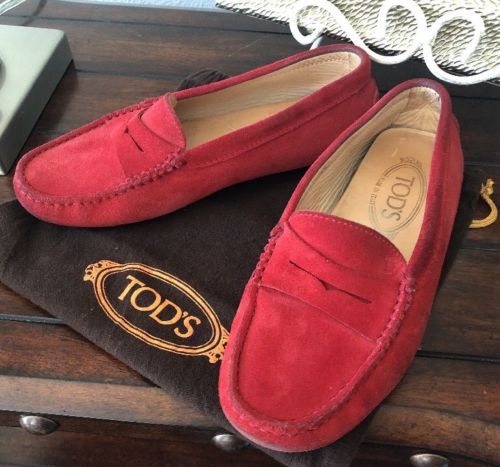 Tods Women's Gommino driving shoes in Red Suede size 34
