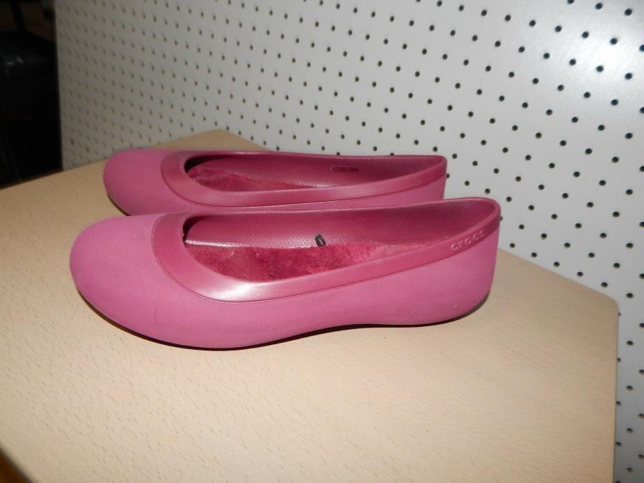 Womens crocs shoes - pink  - size 10