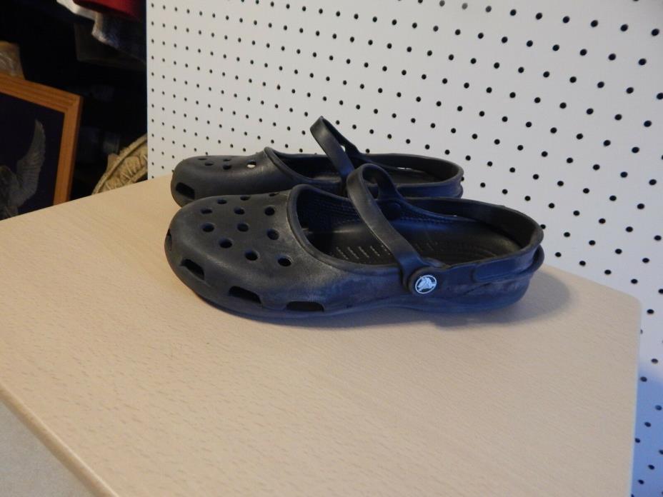 Womens crocs shoes - black - size 10