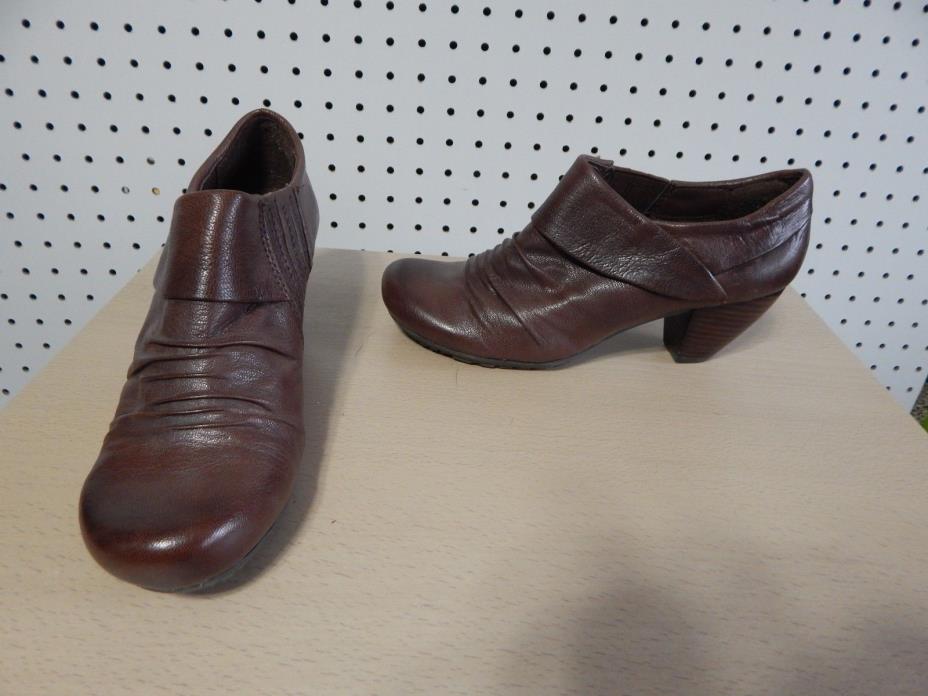 Womens Bare Traps shoes - Lynessa - size 6 M - brown