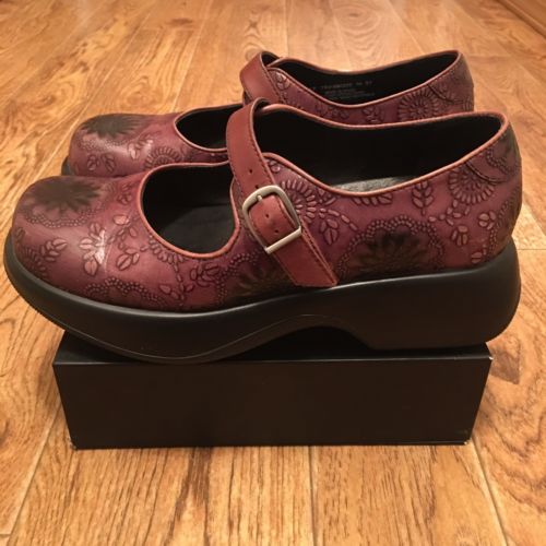 Dansko Womens Flower Print Leather Clogs With Strap SIZE 37 (US Size 7)
