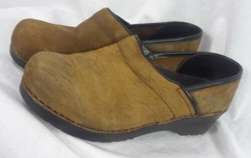 Sanita 39 Clogs Womens Shoes Suede Leather Upper khaki color