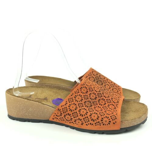 New Mila Paoli Sandals Size 8.5 Orange Italian Suede Floral Laser Cut Wedges