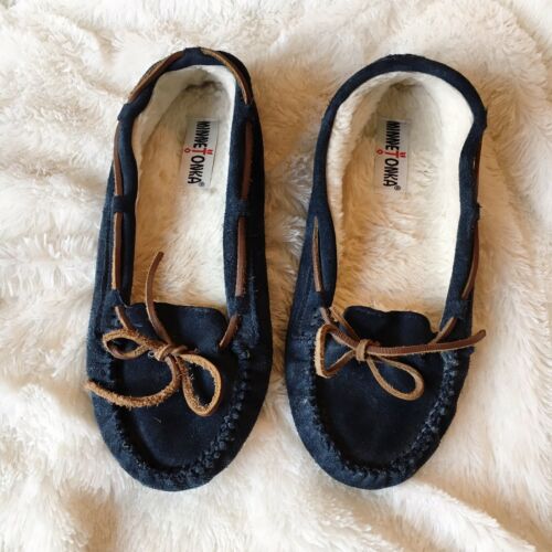 Minnetonka Moccasins Navy Blue Leather Cally Slippers Womens Size 10