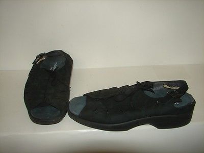THERESIA M. Womens Black Sandals Shoes 8.5 US!