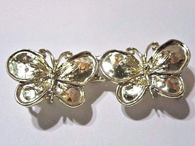 SMALL BUTTERFLY BRIGHT GOLD TONE BUCKLE TWO PIECE VINTAGE DETAILED