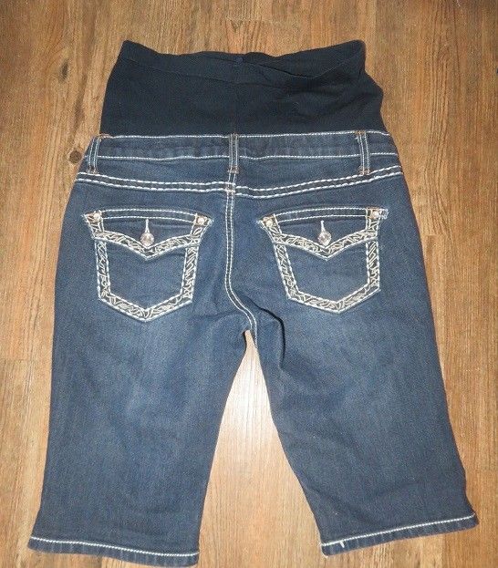 Denim Diva Maternity Denim Shorts Long Size S Super cute! NWOT