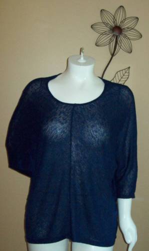 Size 2X Apt 9 Blue & Black w/sparkles 3/4 sleeve batwing Sweater