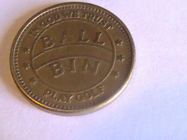 TOKEN HOLLROCK ENGINEERING HADLEY, MA. BALL BIN-PLAY GOLF TOKEN