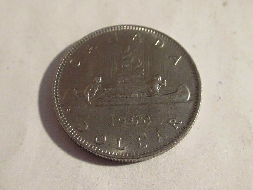 CANADIAN   ONE DOLLAR COIN DATE 1968   VERY NICE  COIN