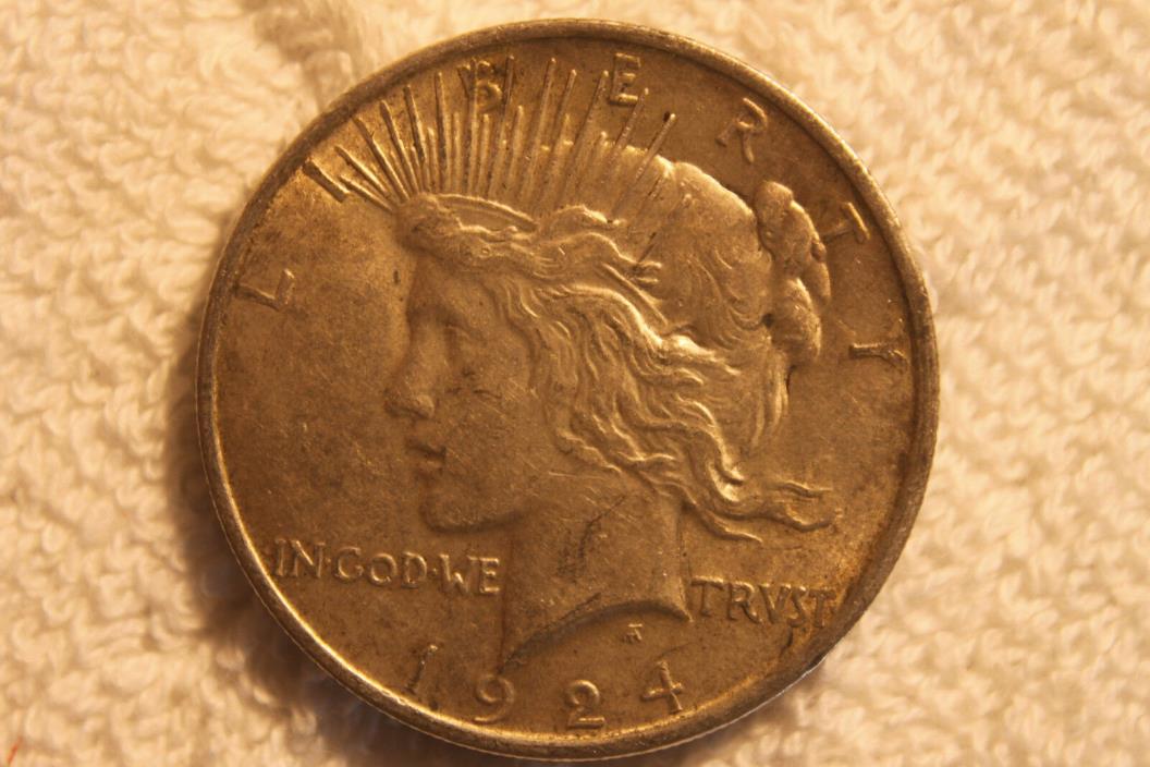 1924-P SILVER PEACE DOLLAR AU