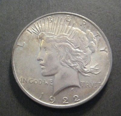1922  Peace Silver Dollar - 90% Silver - * No Reserve * - (P363)