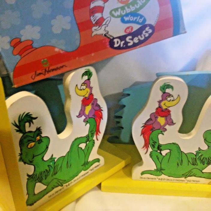 DR SEUSS GRINCH PAIR OF BOOKENDS WUBBULOUS WORLD Colelctable