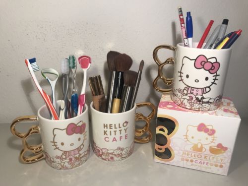 New 2018 Hello Kitty Cafe Exclusive Metallic Gold Bow Handle Mug NIB RARE