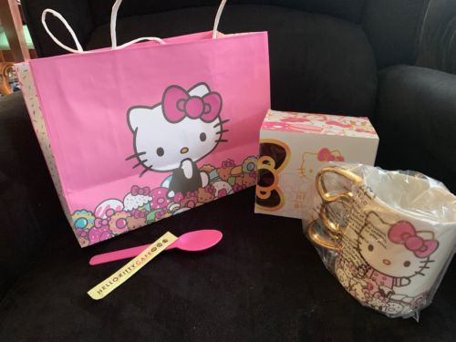 Hello Kitty Grand Cafe Exclusive Mug 2018 Metallic Gold Bow Handle & Gift Bag