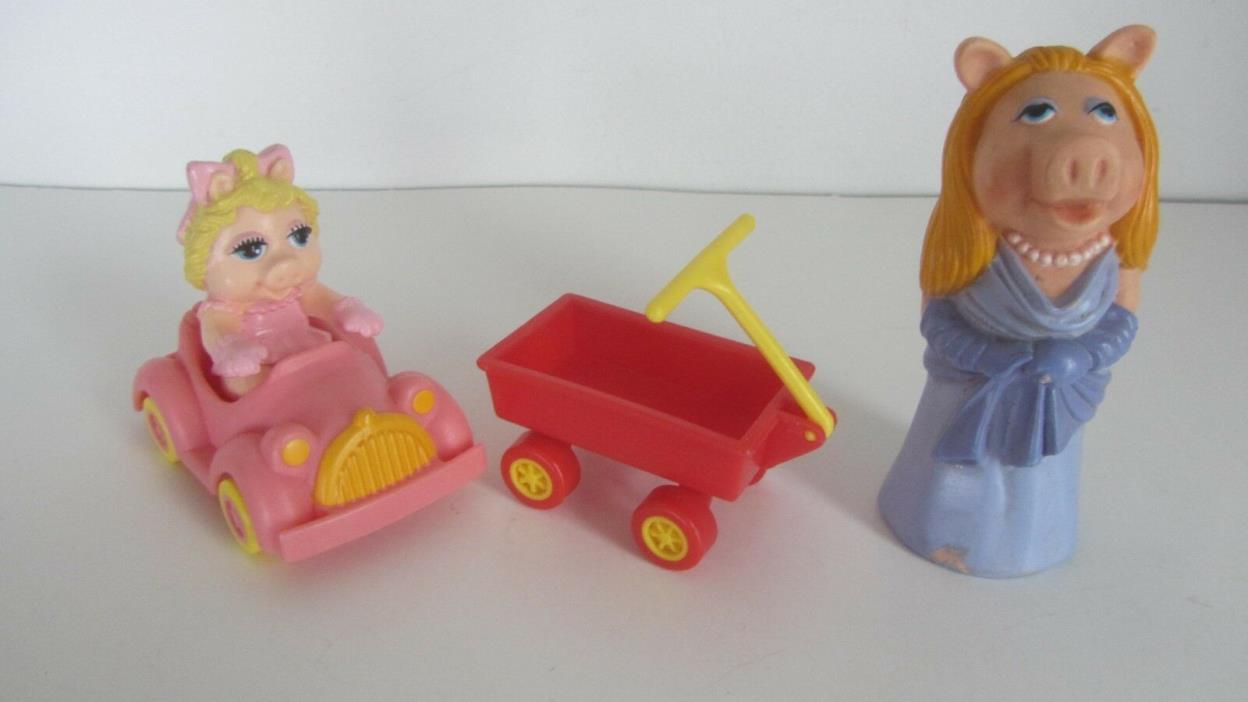 VINTAGE 1986 McDONALDS MUPPET BABIES MISS PIGGY IN CAR & ANIMAL'S RED WAGON