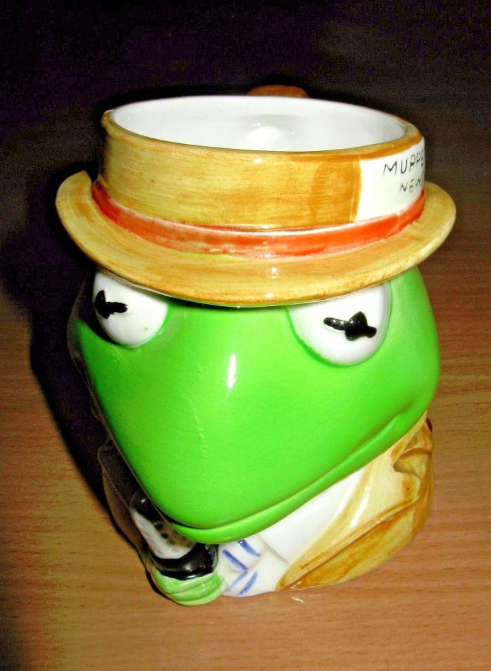 Vintage Kermit The Frog Muppet News Reporter Figural Mug Sigma Tastesetter 11 oz
