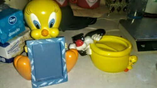 Looney Tunes Slyvestor Planter & Tweety Bird Picture Frame