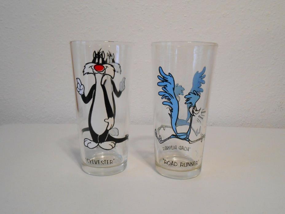 2- 1973 Pepsi Warner Bros Glasses-Road Runner & Sylvester, Thick Glass